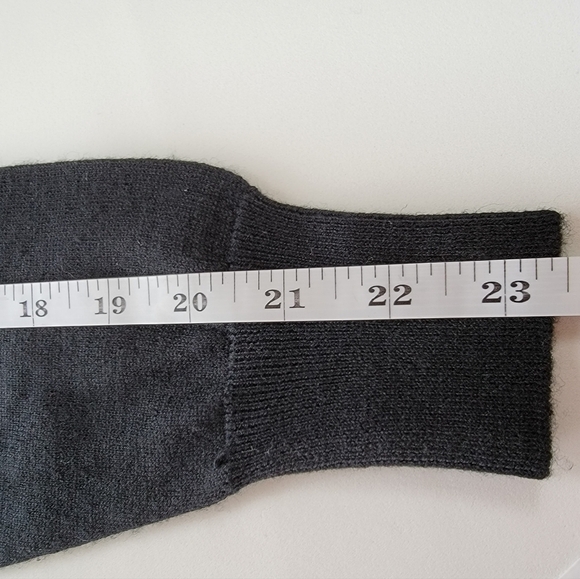 Euc valda black buttonfront cardigan size medium - Picture 9 of 9